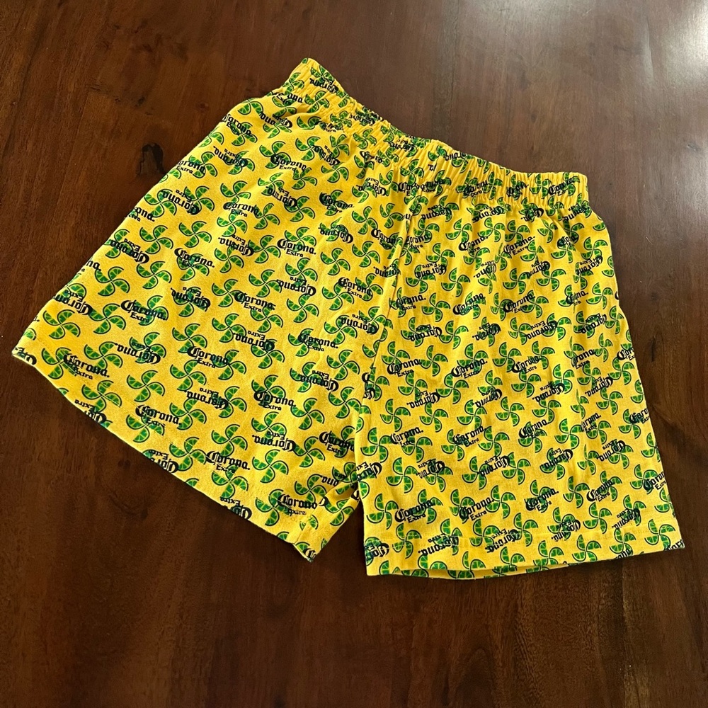 Corona Extra Shorts S NWT